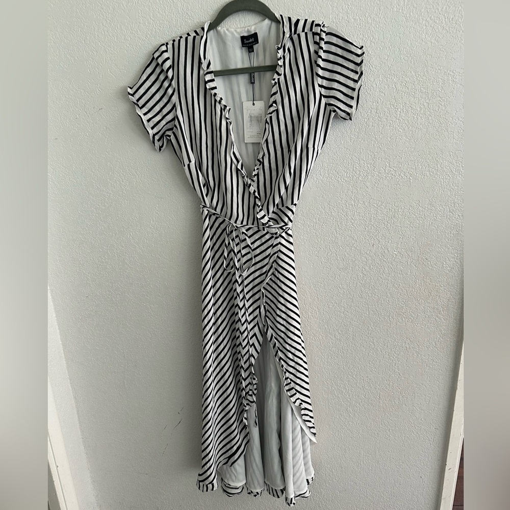 NWT Bardot SZ 6  Black and White Stripped Wrap Dress Tie Waist Nordstrom’s